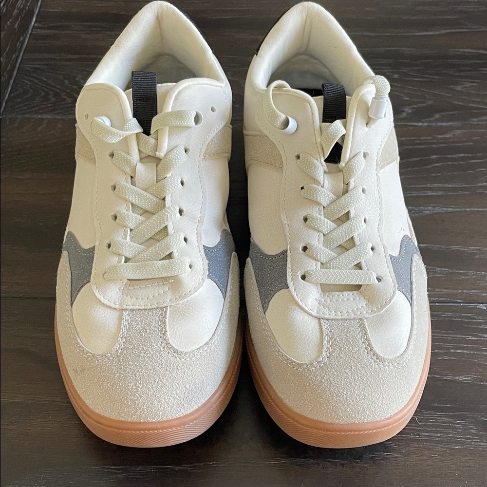Elegant Cream and Gray Women's Sneakers